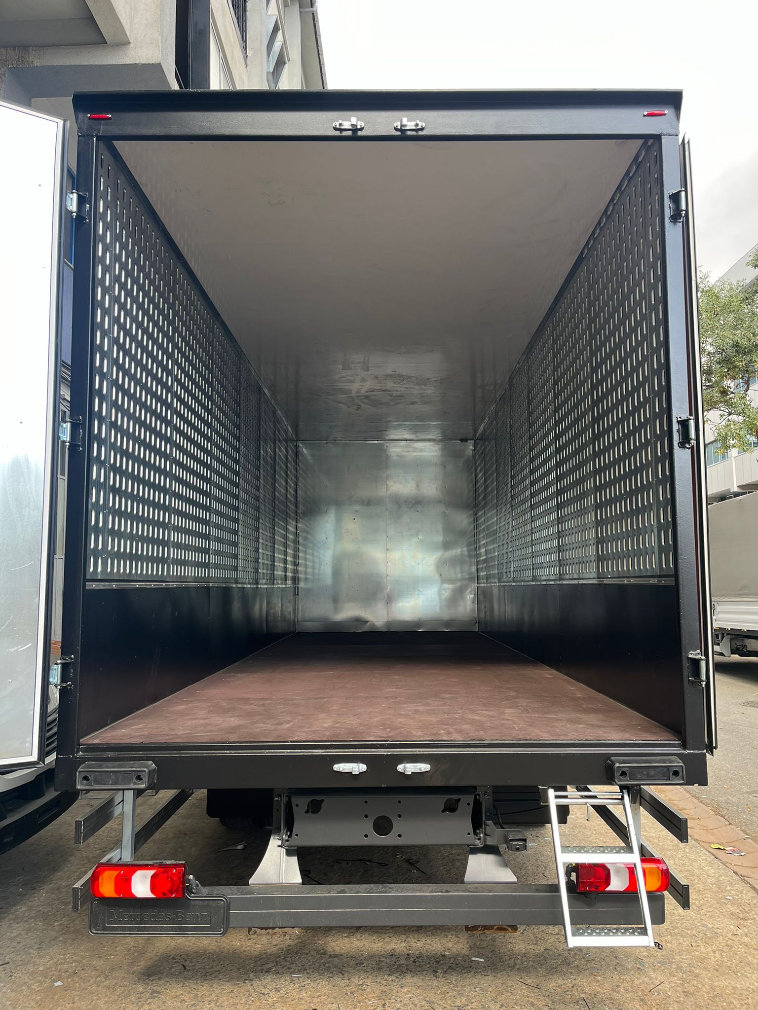 Hançer Karoser - İstanbul Kapalı Alüminyum Kasa