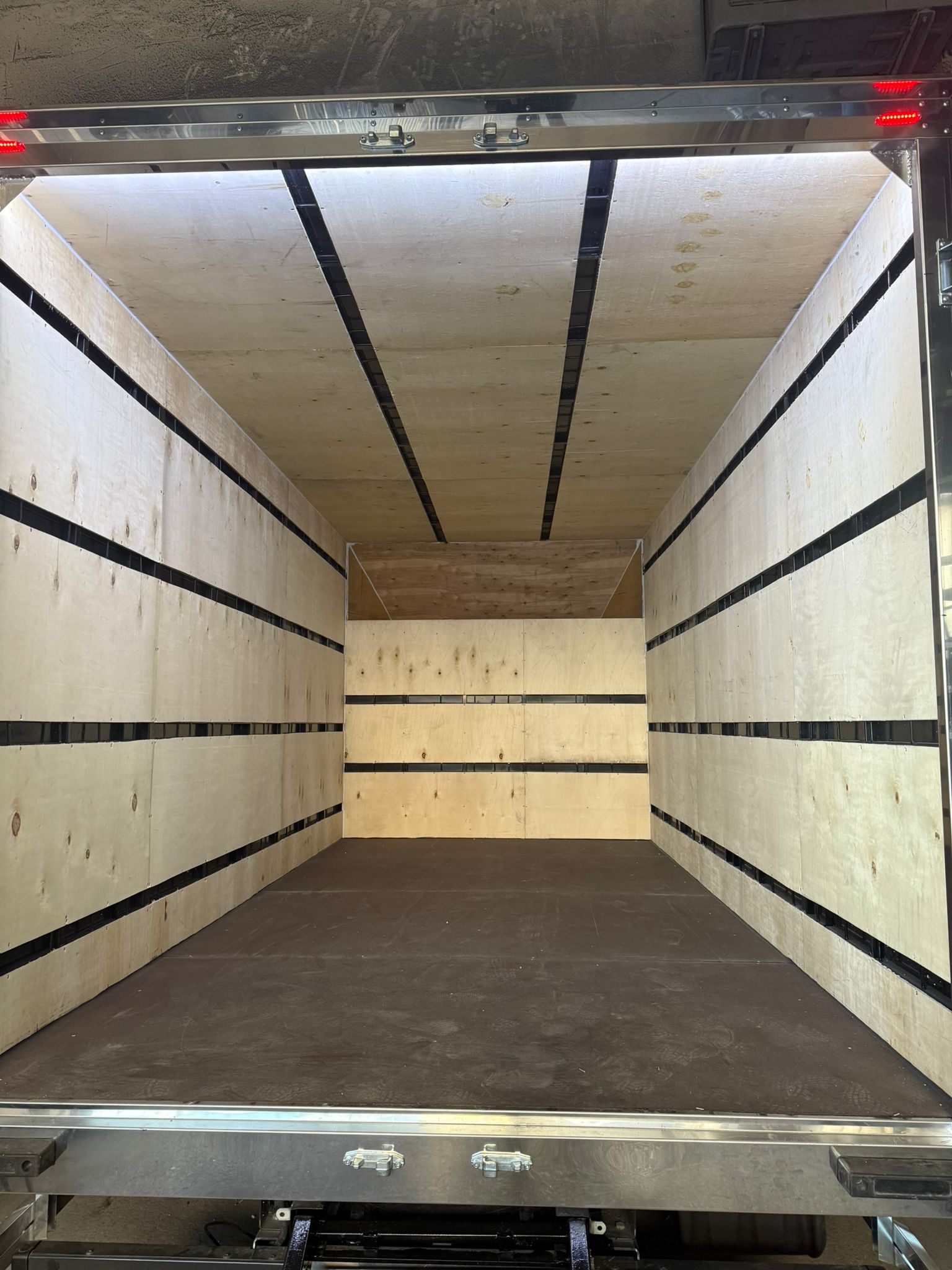 Hançer Karoser - İstanbul Kapalı Alüminyum Kasa