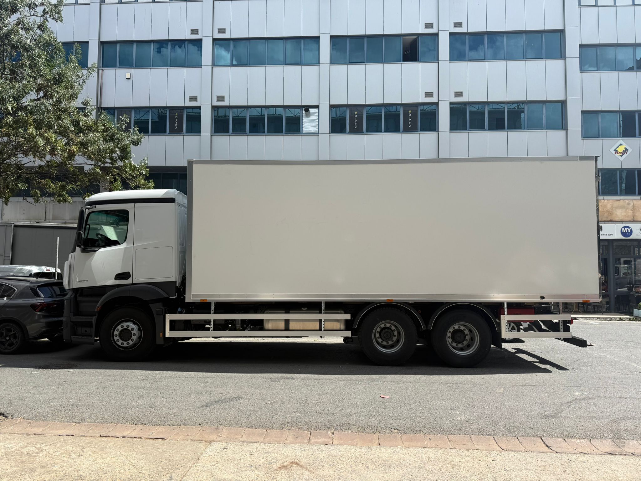 Hançer Karoser - İstanbul Polyester Kasa